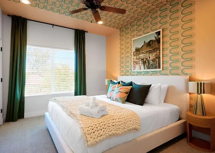 Holiday home Contour - Sparkling Pool - Mins To Phoenician Golf *